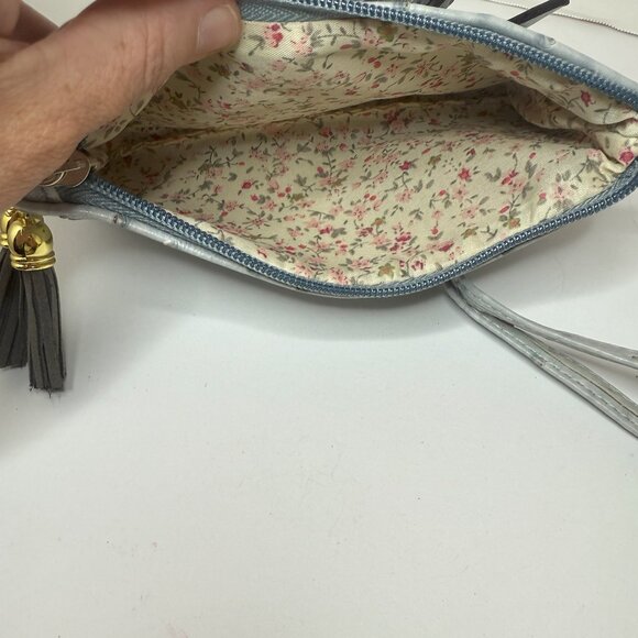 3D Rose Faux Leather Silver Wristlet Flower - Picture 4 of 4